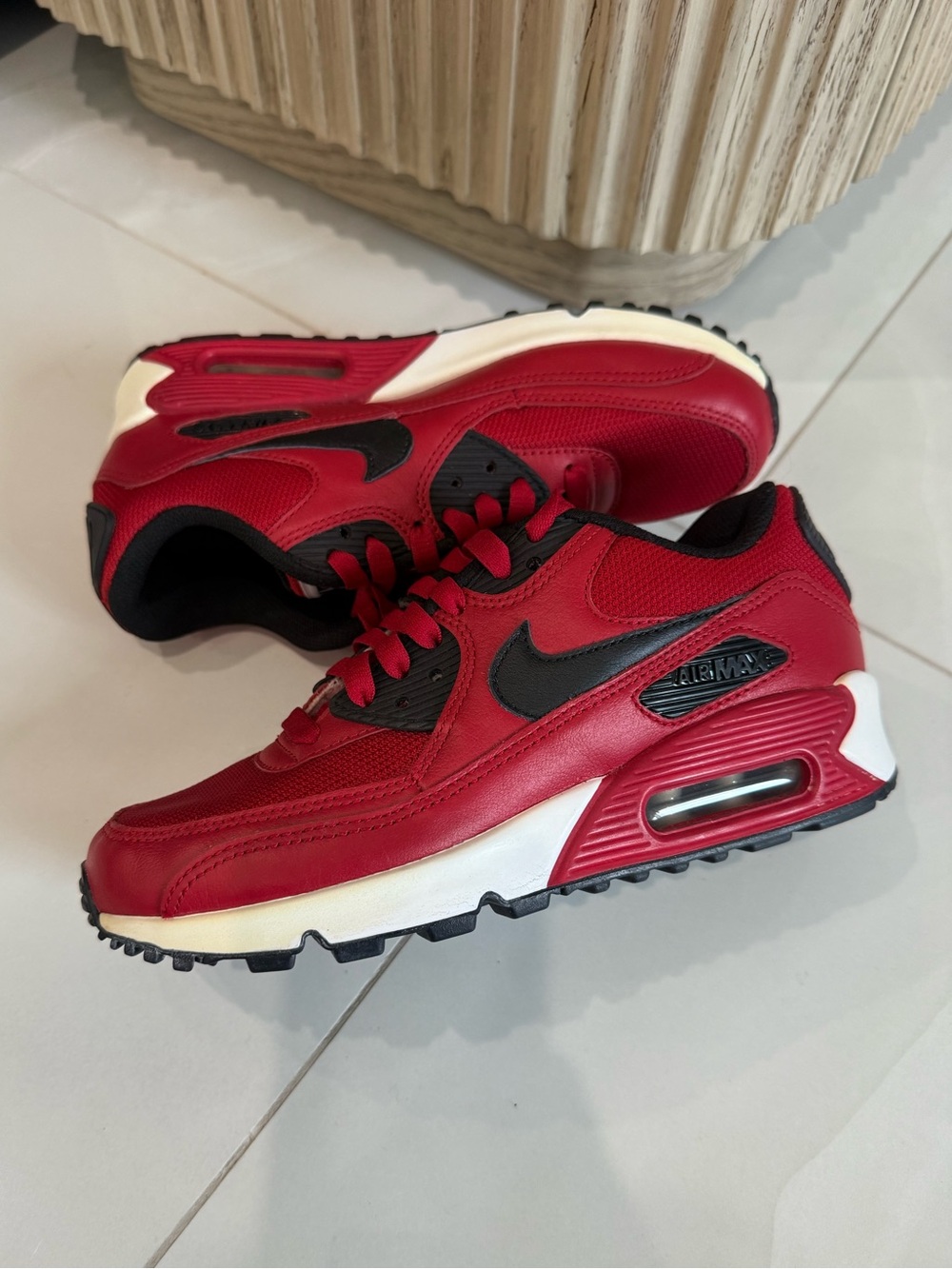 Nike Air Max 90 Red & Black Leather Sneakers Bred size 5.5 NEW